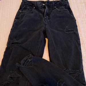 American Eagle Ripped Mom Jean